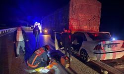 Çorum’da otomobil tıra çarptı, 1 kişi vefat etti! Canlı yayın detayı şaşırttı