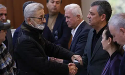 Özgür Özel ve Gülşah Durbay’ın ailesi Manisa’da taziyeleri kabul ediyor