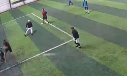 Halı sahada maç sırasında fenalaşan kişi hayatını kaybetti!