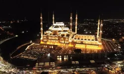 Dijital Platformlarda 'Ezan' Şoku! Telif Hakkı Alındı: Bildirimde Kullanıcı Adı 'Allah' Olarak Görünüyor