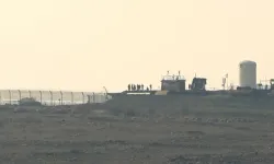 İsrail ordusu Kuneytra'yı hedef aldı! Tel el-Ahmer eş-Şarki bölgesine makineli tüfekli saldırı