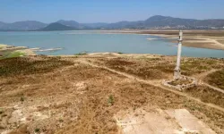 İzmir susuzlukla boğuşuyor: Tahtalı Barajı tarihinin en düşük seviyesinde!