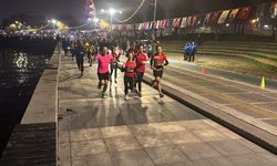 İzmir’de 21 Aralık coşkusu: En uzun gece koşusu düzenlendi