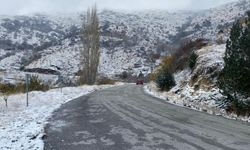 İzmir’de kar sürprizi: Mevsimin ilk karı düştü