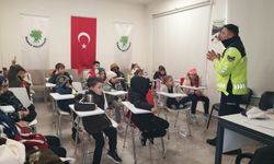 Mamak’ta miniklere jandarmadan trafik dersi