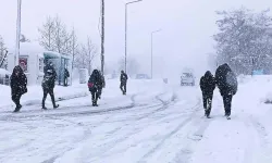 Meteoroloji'den 10 il için sarı ve turuncu kodlu uyarı! Sıcaklıklar mevsim normallerinin altına iniyor