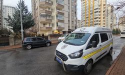 Kendi eşini öldürmeye geldi, bina görevlisinin eşini bıçakladı