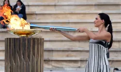 2026 olimpiyat meşalesi yeni şehrine doğru yola çıktı