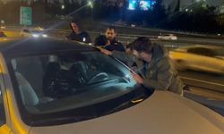 Otoyolda uyuyan sürücüyü itfaiye camı kırarak uyandırdı