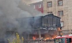 Pendik’te korku dolu anlar! Otomobil yangını üç katlı binaya sıçradı