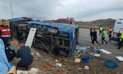 Sivas'ta cezaevi nakil aracı devrildi! 2'si ağır 9 personel yaralandı