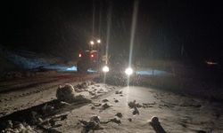 Kars’ta yoğun kar ulaşımı vurdu: 17 yol ulaşıma kapandı!