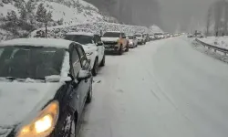Uludağ’da hafta sonu yoğunluğu dönüş yolunu kilitledi