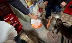 100 bin liralık veresiye defterini yaktı!