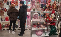 İstanbul'da yılbaşı coşkusu: Yeni yıl konseptli ürünlere yoğun ilgi