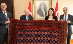 Öcalan’ın Bahçeli'ye kilim hediyesine sert tepki: İYİ Partili Özatıcı’dan Bahçeli’ye ağır sözler