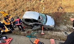 Sinop'ta otomobil su kanalına devrildi: 5 yaralı