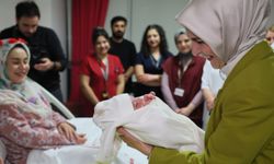 Bakanı Göktaş'tan yeni yılın ilk bebeklerine ziyaret: "Her biri berekettir"