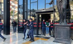 Alanya'da motosikleti polislerin üzerine sürdüler: Görüntüleri sosyal medyada paylaştılar!