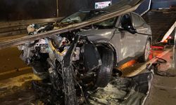 Ters yöne giren otomobil bariyerleri biçti