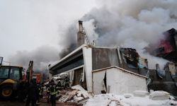 Erzurum’da mobilya fabrikasında feci yangın: 2 ölü!