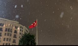 İstanbul'da kar alarmı: Bazı ilçeler beyaza bürünmeye başladı
