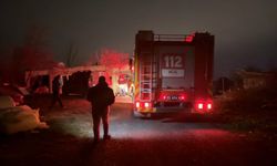 Deney faciaya döndü: Kaynar suya benzin döktüler!