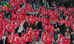 Bursaspor maçında tribünler kırmızı beyaza büründü