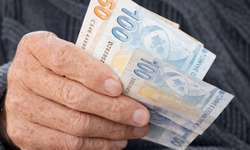 Ankara kulisleri hareketlendi: Emekliye seyyanen zam ve ikramiye artışı için tarih verildi