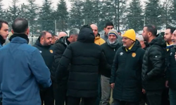Ankaragücü’nde taraftar sahaya indi: Tesislere akın ettiler