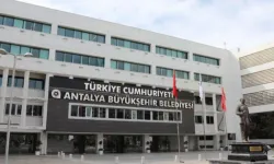 Antalya Büyükşehir’de gözaltına alınan 14 zanlı adliyede