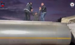 Atık tankerin içinden çıktılar: 32 düzensiz göçmen yakalandı