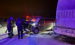 Çankırı’da korkutan kaza: Servis otobüsü ile panelvan çarpıştı, 3 yaralı!