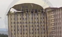 Bursa'da feci kaza: Kız öğrenci yurdunun çatısı uçtu!