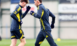 Fenerbahçe FCSB maçı için sahaya indi