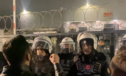 Esenyurt Migros deposunda grevdeki işçiden polise: 'Adamın parası var diye burdasınız'