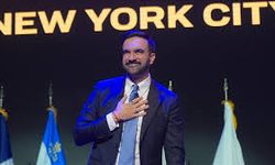 Ku'an-ı Kerim'e el basarak yemin etmişti: New York Belediye Başkanı Mamdani resmen göreve başladı!