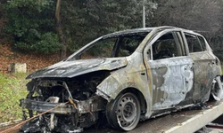 Fatih Sultan Mehmet Köprüsü girişinde otomobil paniği: Alev aldı!