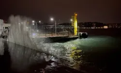 İstanbul’da lodos yeniden şiddetlendi: Fırtına ve sağanak alarmı verildi