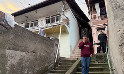 Bahçede 20 metre çukur oluştu; AFAD evi tahliye etti