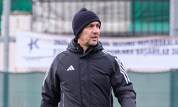 Küçükçekmece Sinopspor Teknik Direktörü Korhan Özen: "Kırmızı kart dengeyi değiştirdi"