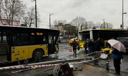 Sancaktepe’de zincirleme kaza: Araçlar birbirine girdi: Yaralılar var!