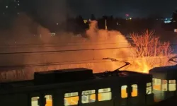 Yenibosna Metro Durağı yanında kablolar yandı: Patlamalar paniğe neden oldu
