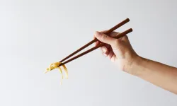 Chopstick tutma sanatı: Neden hala bir sır?