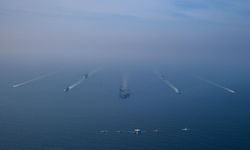 Stratejik mesaj: ABD donanması Umman Denizi'nde