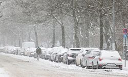 Almanya'da kar yağışı ve buzlanma hayatı olumsuz etkiledi