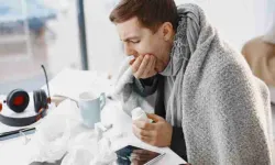 Sepsis nedir, belirtileri nelerdir? Basit bir enfeksiyonun hayati tehlikeye dönüşebileceğini gösteren 6 kritik işaret
