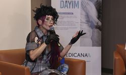 Hande Yener itiraf etti: ‘Drenlerle sahneye çıktığımı kimse bilmiyordu’