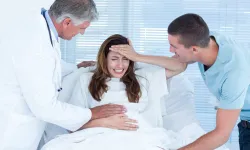 Sezaryen kararı verirken bunu mutlaka düşünün! İşte bebek ve anne için riskleri