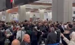 Gaziantep Havalimanı'nda umre yolcuları arasında tekme tokatlı kavga ve arbede